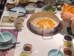 -洪氏嗨捞·猪肚鸡火锅(阳光天地店)