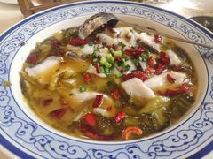 招牌酸菜鱼-东江渔村·古典园林·30年粤菜老字号(太和店)