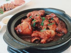 慢炖酱香猪软骨煲-港丽餐厅