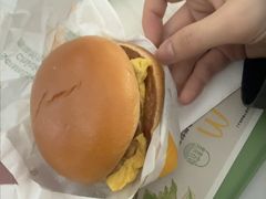 -麦当劳(上海虹桥站30B检票口楼上)