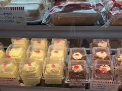 -红宝石·鲜奶小方·海派西点房(金杨店)