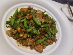 -阿瓦山寨·湘菜现炒·剁椒鱼头王(咸阳总店)