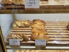 -提亚烘焙·手作面包·生日蛋糕(七星店)