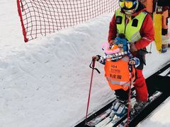 -采薇庄园四季滑雪场