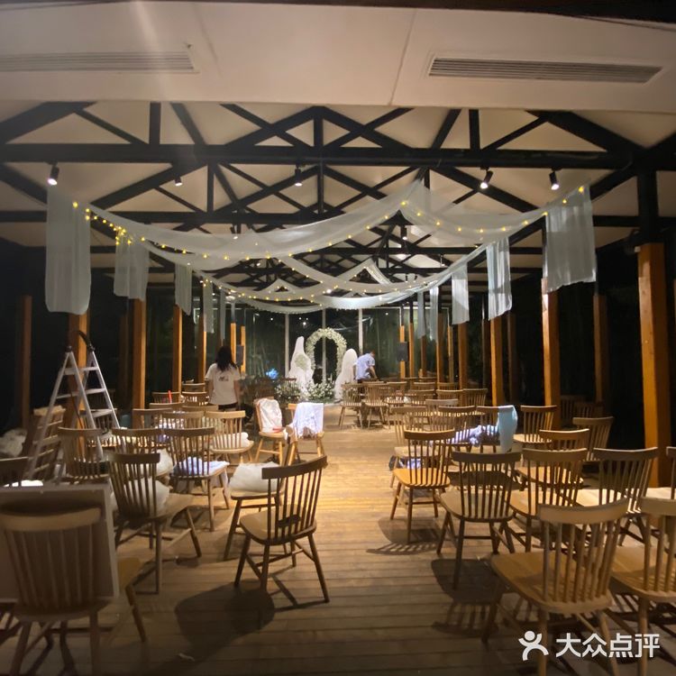我真的不是来到了重庆洛杉矶分矶？南之山书店观景台绝美！