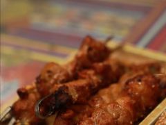 -乡村馕坑肉·烧烤·新疆菜·本地人更爱吃(阿勒泰首店)