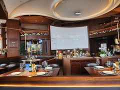 -MONICH牛排融合餐厅(和义大道购物中心店)