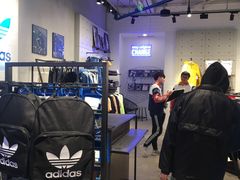 -阿迪达斯(武林银泰三叶草店)