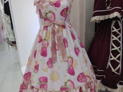 -甜镜物语 LOLITA·汉服·JK制服三坑生活馆(滨江道店)