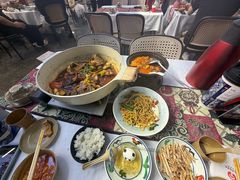 -刘姐啤酒鱼民族演艺餐厅(西街总店)
