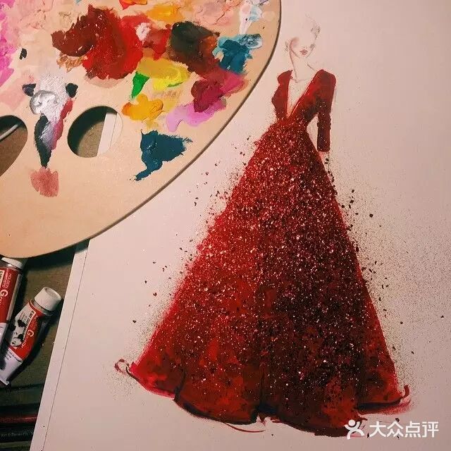 美女的服装手绘作品，又一次被震惊了🍃🍃