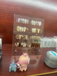 -花岐款式专研健康美甲沙龙