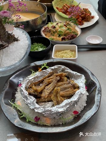 海鲜火锅粤菜｜咱就是说一整个被拿捏