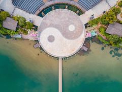 -茅山东方盐湖城景区