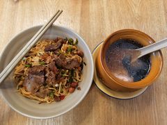 -万方圆拌粉瓦罐汤(九江湖滨店)