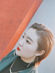 -诗悦发型烫染SALON