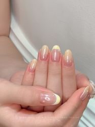-花岐款式专研健康美甲沙龙