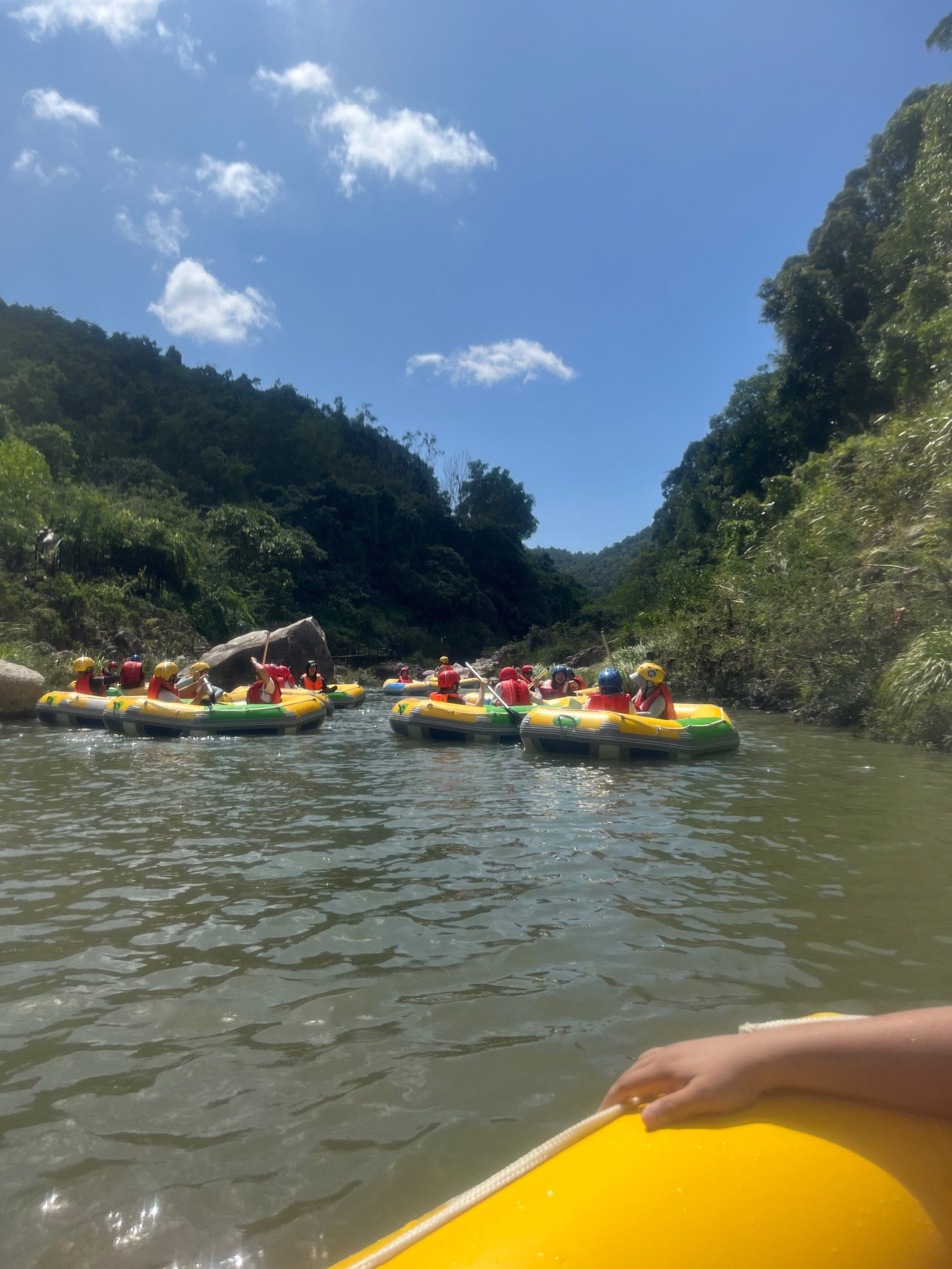 一起享受大自然的美 #一起来玩水 #快乐就这么简单 「五指山红峡谷大 