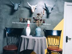 -HIGH FIVE哈福手工汉堡(桂林路店)