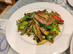 回锅小牛肉-巴扎美食·新疆菜·西域歌舞表演餐厅(新疆大厦店)