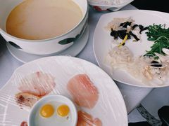 蒙自过桥米线-彩云天云南餐厅