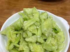 蒜泥黄瓜-胡成记口蘑龙眼包子(盐道街店)