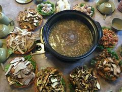 android_upload_pic-易门野生菌府·菌海森林(月牙潭公园店)