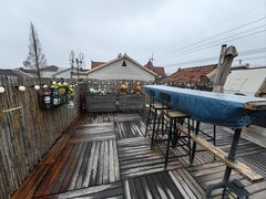 -小草屋轰趴馆别墅派对新场团建家庭聚会