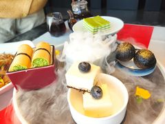 四喜点心拼盘-馋遇江南·精致湖景雅宴(东方之门店)