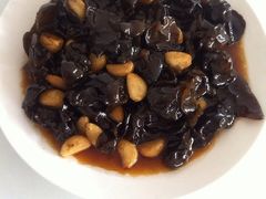 大蒜烧木耳-鲜鱼居饭店