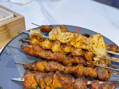 小柒羊肉串-钳小柒·小龙虾蓝龙王烧烤夜宵(长寿路店)