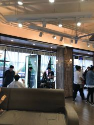 -一東造型烫发染发