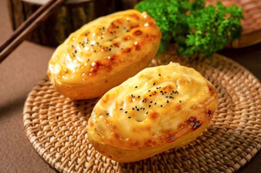 路过这家烧烤店,看到芝士焗土豆,忍不住点