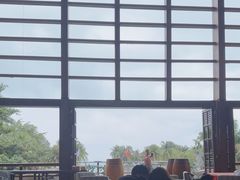 -亚龙湾喜来登·美景台大堂吧
