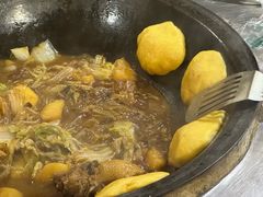 -粘豆包柴火铁锅炖