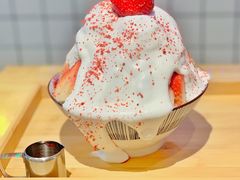 草莓生乳冰-怪物的冰与火(天虹商场中山路店)