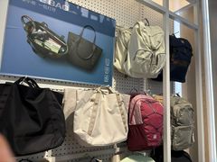 -SKECHERS 斯凯奇(上海国际时尚中心店)