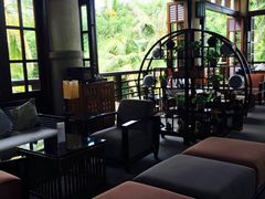 -亚龙湾喜来登·美景台大堂吧