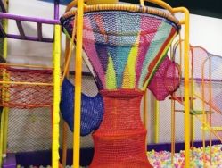 -蹦贝运动中心·蹦床·攀岩·闯关(龙岗店)