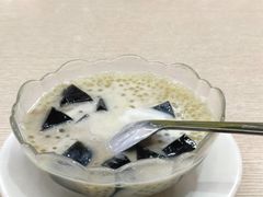 -佰搭果·广式茶餐厅(西华路店)