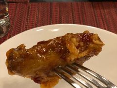 甜辣鸡翅佐以辣蒜汁-WOLFGANG PUCK KITCHEN & BAR(迪士尼小镇店)