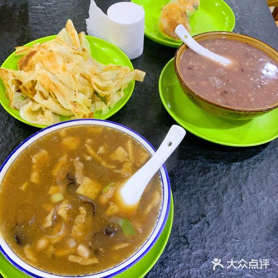 李龙龙胡辣汤店