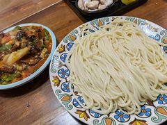 -歹歹的加个面过油肉拌面