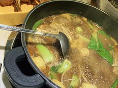 -运气牛自助酱大骨火锅(南京东路店)
