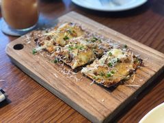 -ROAST coffee & eatery