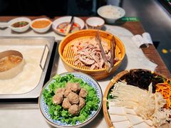 -尚尚仙·酸汤猪手·猪肚鸡火锅(华联万柳购物中心店)