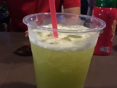 -东海岸人工湖美食村