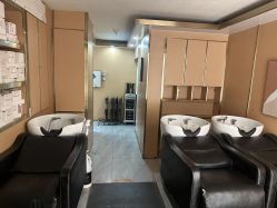 -一東造型烫发染发