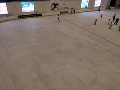 -冰纷万象滑冰场(赣州华润万象城店)