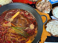 -黄潇洒老火锅(九眼桥宏济巷店)